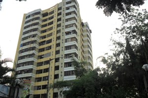 Green Towers, Andheri West by Lashkaria Group