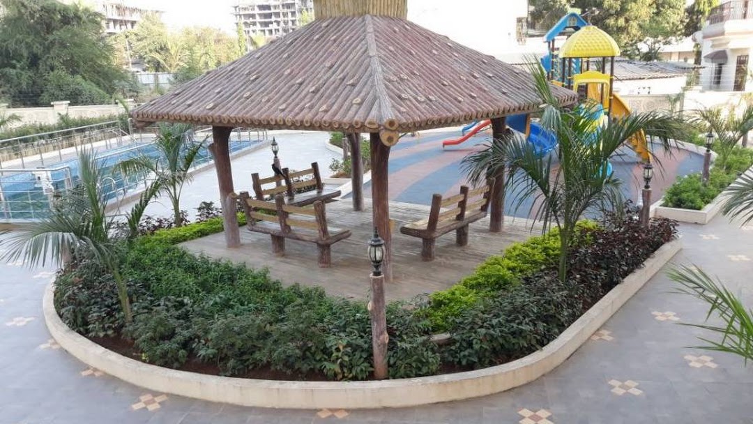 Regal Square Image 2