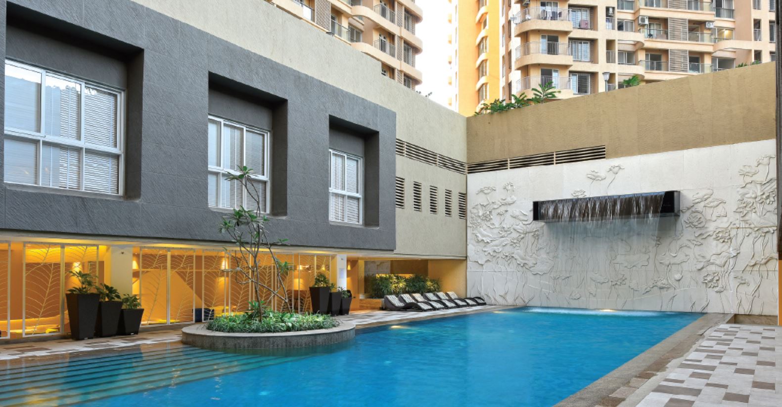 Dosti Majesta Swimming Pool