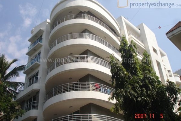 Flat for sale in Belvedere, Khar West