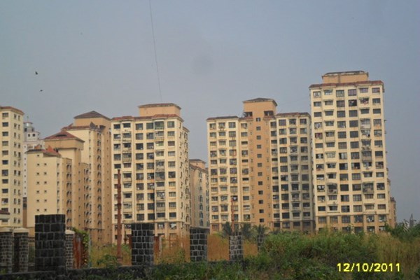 Flat on rent in Palm Springs, Malad West