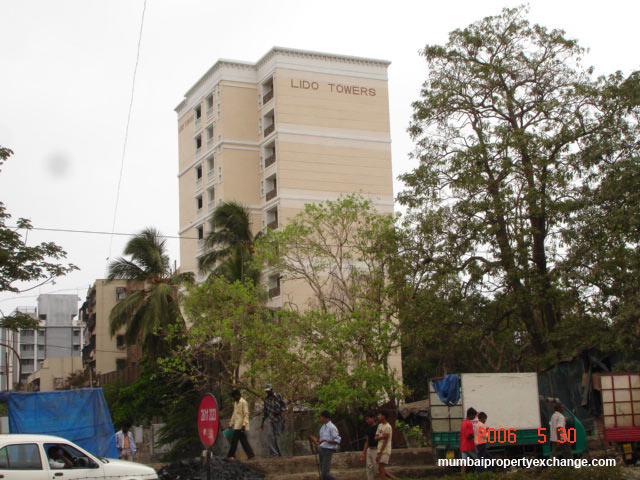 Flat on rent in Lido Towers, Santacruz West