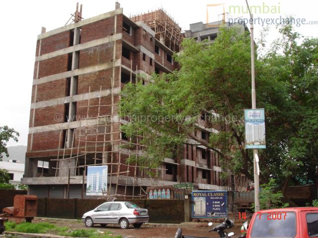 Flat on rent in Royal Classic, Mulund West