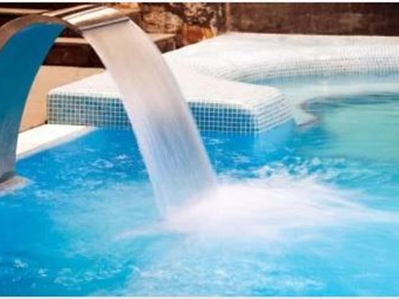 Lokhandwala Minerva Hydrotherapy pool
