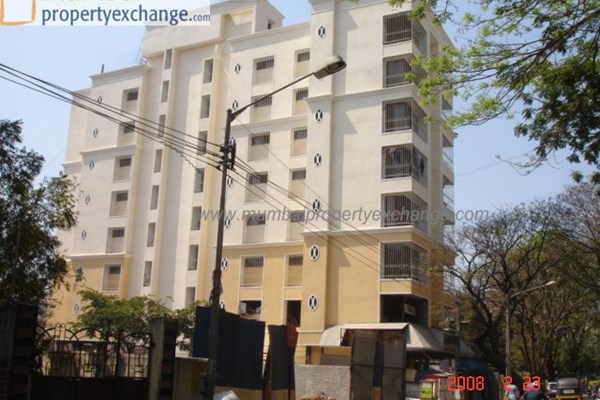 Flat on rent in Buena Vista, Malad West