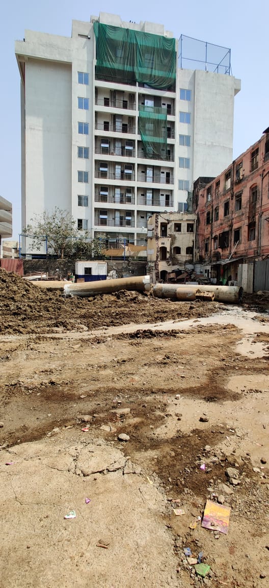 27198 Oth Construction Progress For Lodha Vista ( Codename Great Deal )  A Week Ago Image 1 - Lodha Vista, Lower Parel