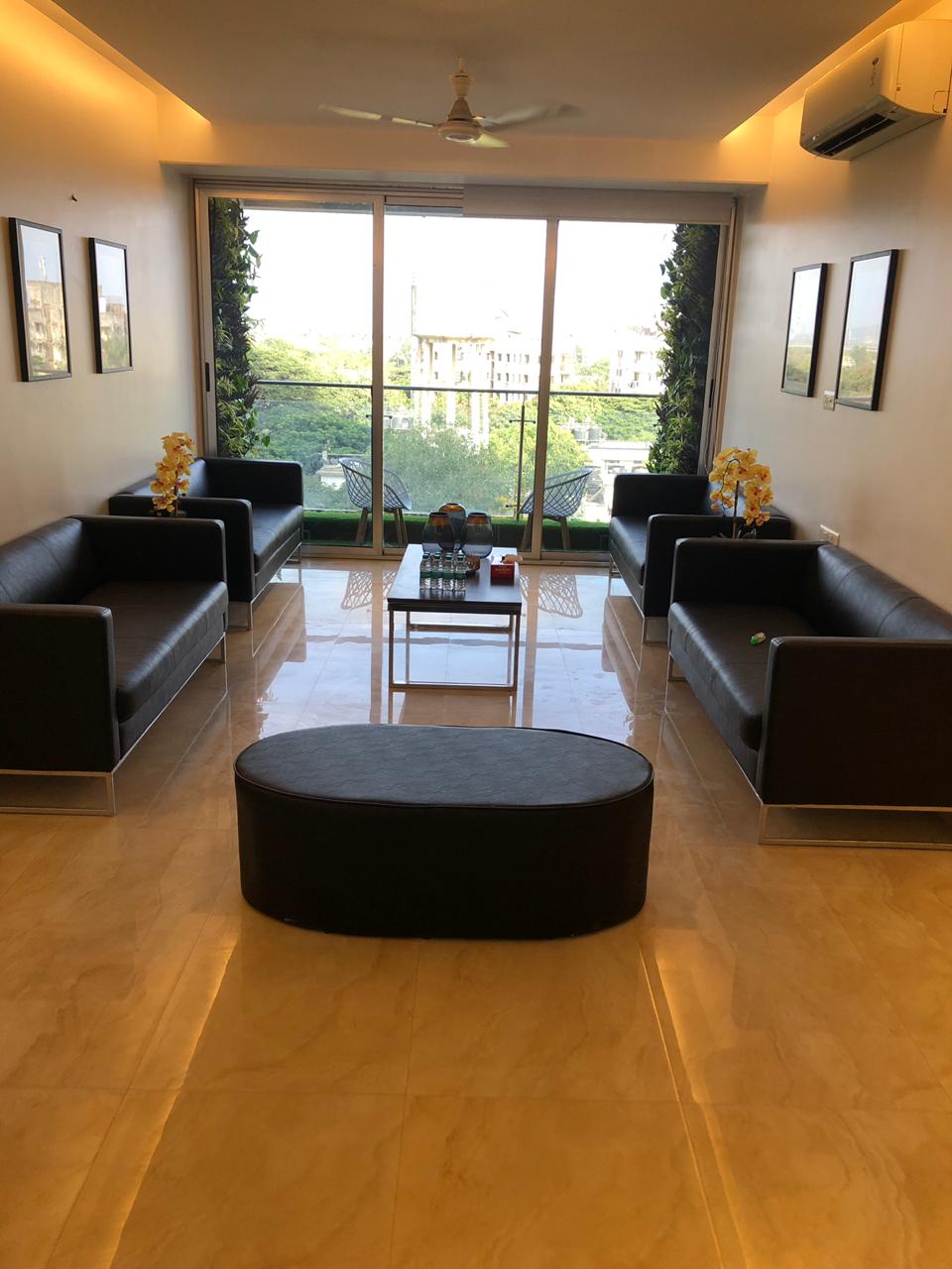 Kingsville Interior Image 0