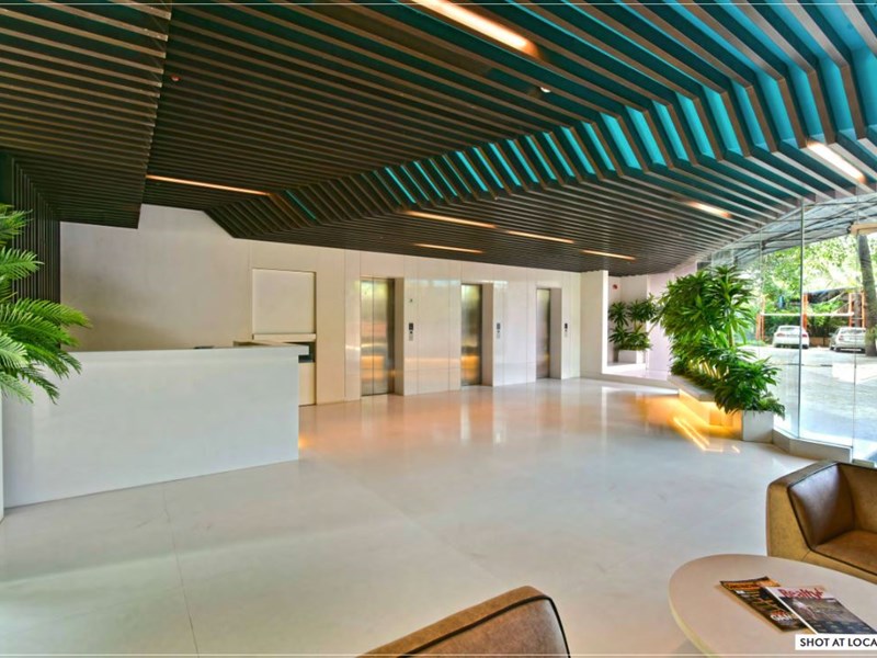 28232_oth_Rustomjee_Central_Park_Entrance_Lobby_View_2