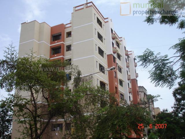 Flat on rent in Siddhatek, Kandivali West