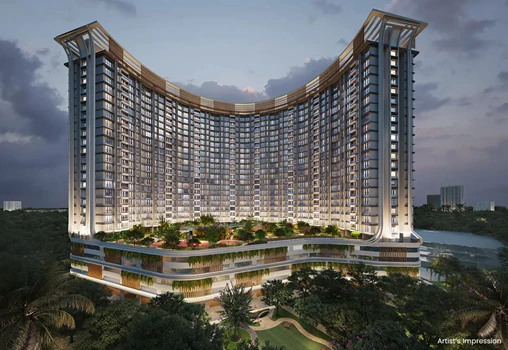 Queen's Necklace by Metro Group