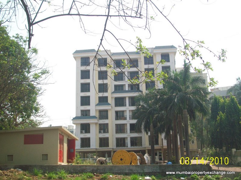 Flat on rent in Woodland Avenue, Andheri East