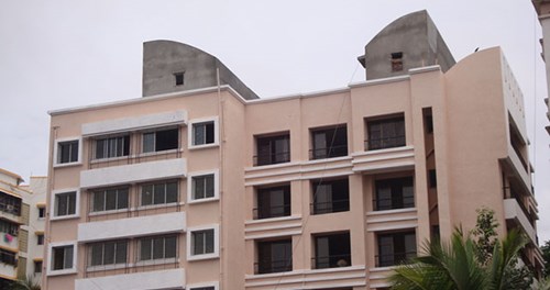 Silver Apartment by Ajeeba Pvt. Ltd.