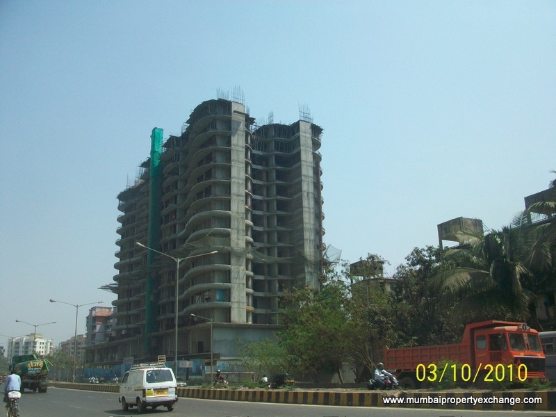 Flat on rent in Shiv Shrushti, Kandivali West