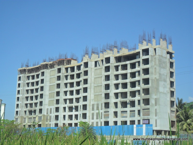Flat on rent in Akash Kiran, Kandivali West