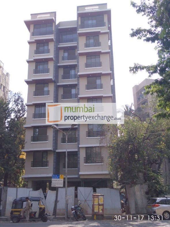 Flat on rent in Shamik Grace, Vile Parle East