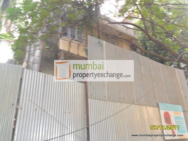 Flat on rent in Shamik Grace, Vile Parle East