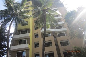 Building No 84, Chembur by Haware