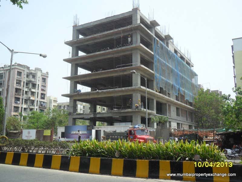 Flat on rent in Bhattad Aurus, Borivali West