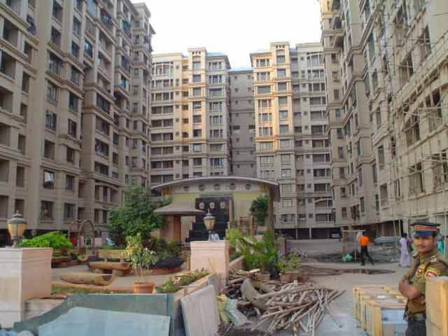 Ackruti Nova, Andheri East by Hubtown Limited