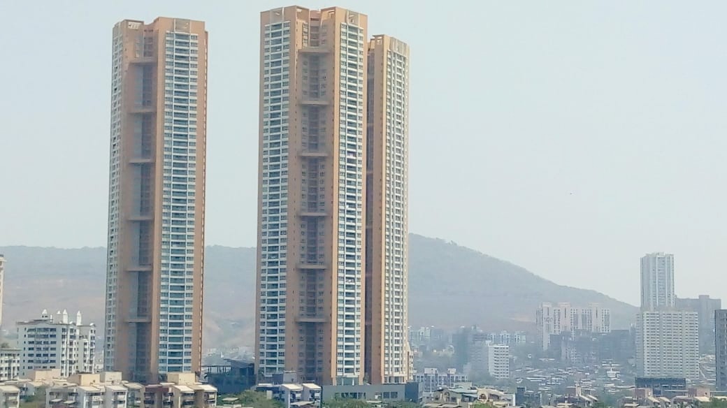 2 BHK Semi-Furnished in DB Woods, Goregaon East - Photo 3