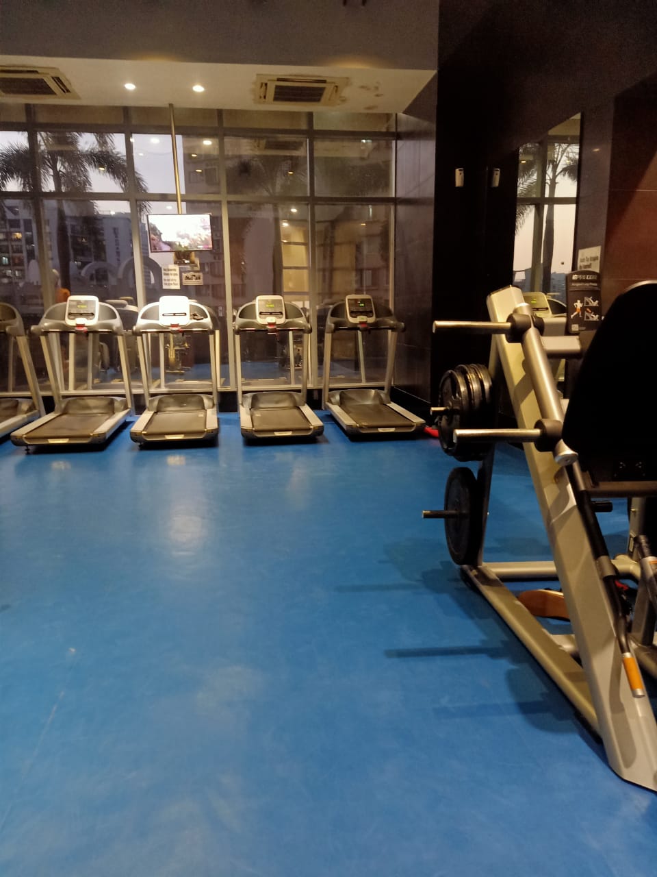 2 BHK Semi-Furnished in DB Woods, Goregaon East - Photo 4