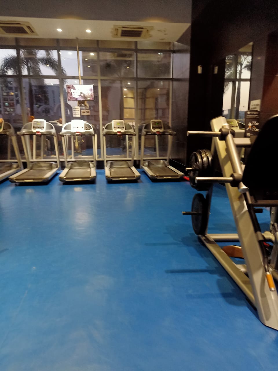 2 BHK Semi-Furnished in DB Woods, Goregaon East - Photo 5