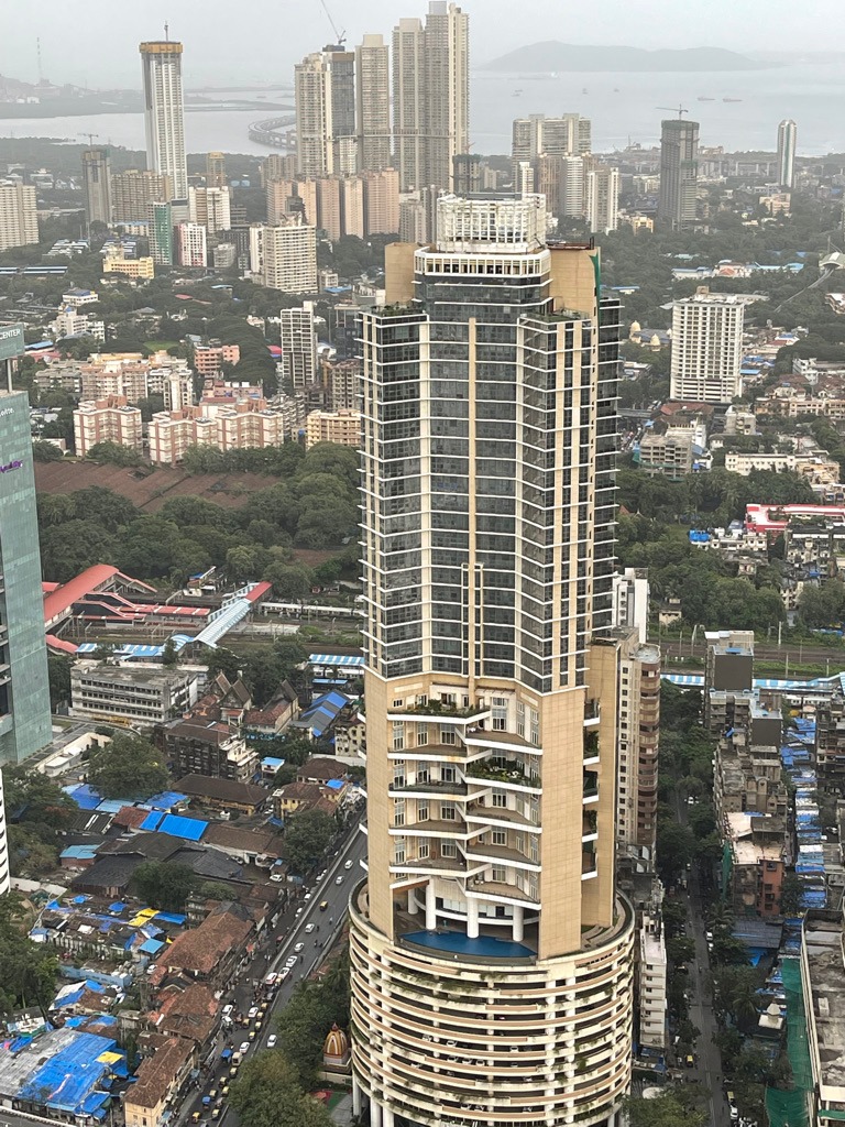 3 BHK Semi-Furnished in Indiabulls Sky, Lower Parel - Photo 2