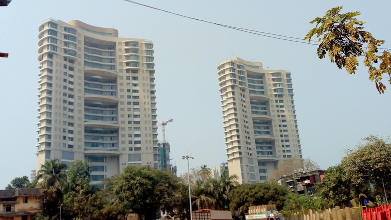 3 BHK Semi-Furnished in Kalpataru Horizon , Worli