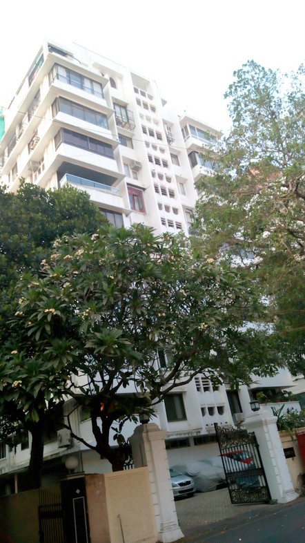 2 BHK in Raj Niketan, Walkeshwar - Photo 1