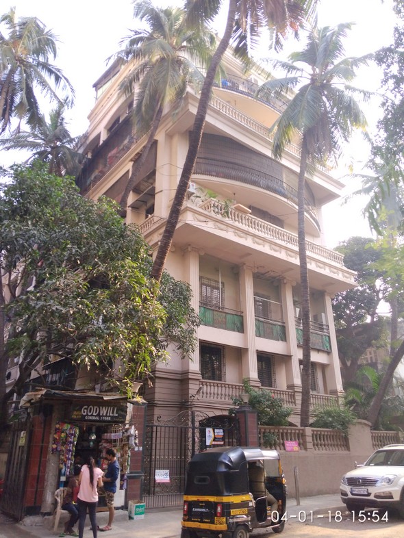 2 BHK Semi-Furnished in Sadanand Classic , Khar West