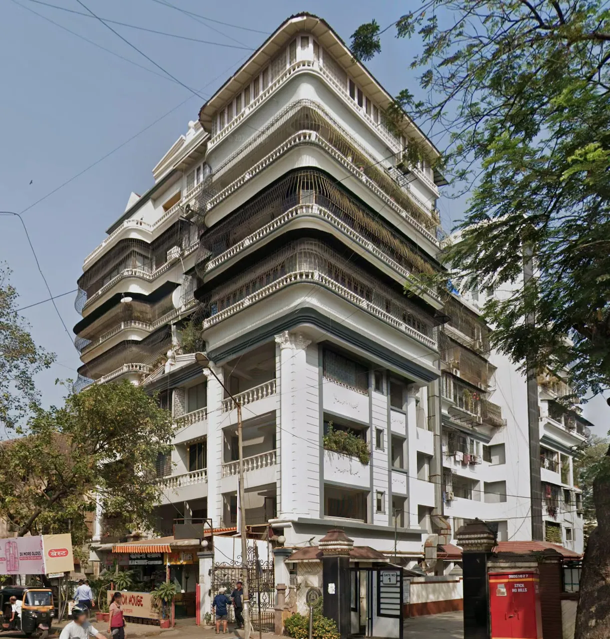 3.5 BHK Fully Furnished in Shams Palace, Bandra West - Photo 2