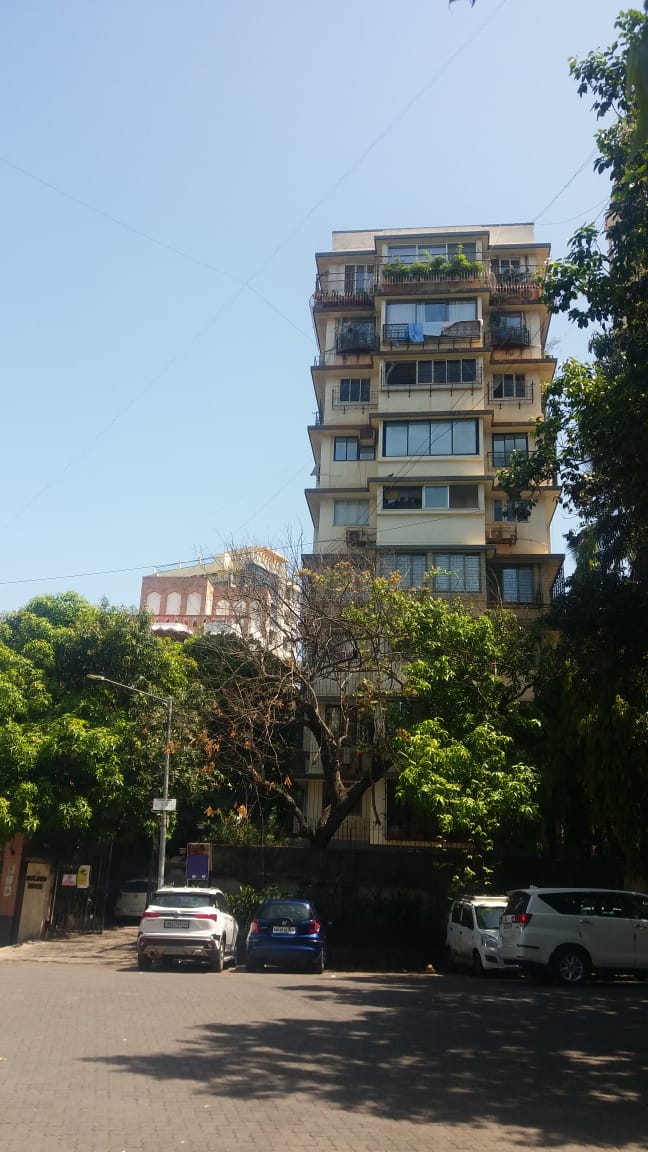 3 BHK Semi Furnished in Golden Rock, Bandra West