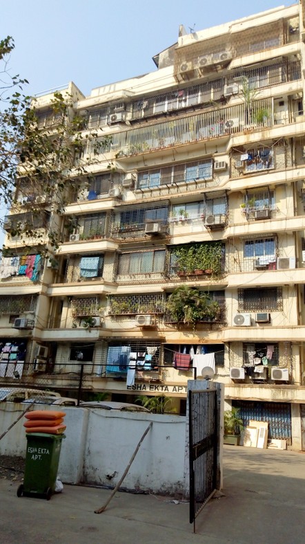2 Semi-Furnished in Esha Ekta , Worli