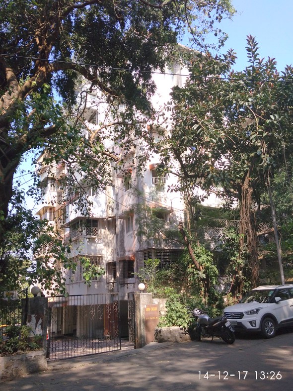 2 BHK Semi-Furnished in Shiv Sagar, Bandra West