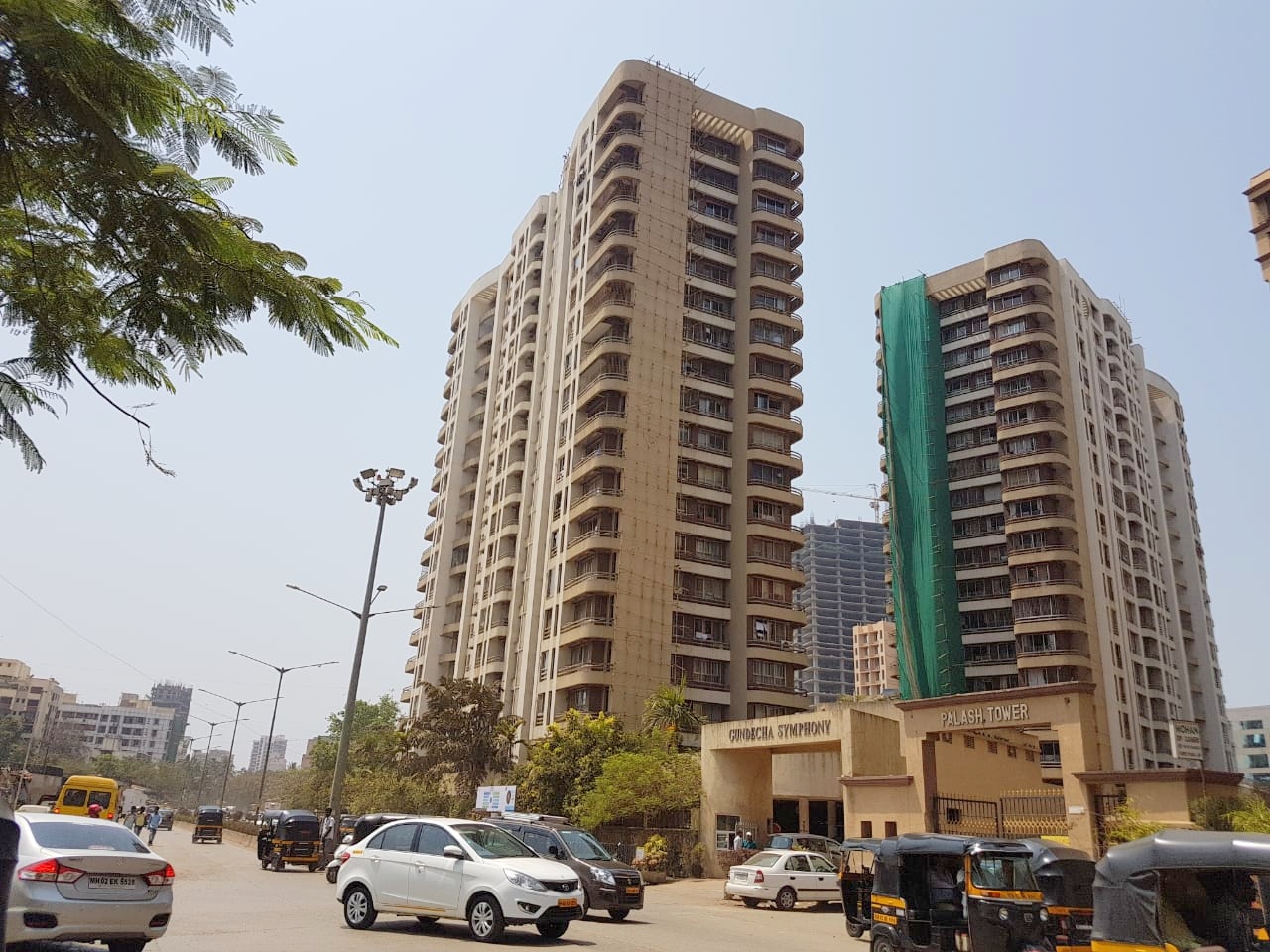 2.5 Semi-Furnished in Gundecha Symphony , Andheri West