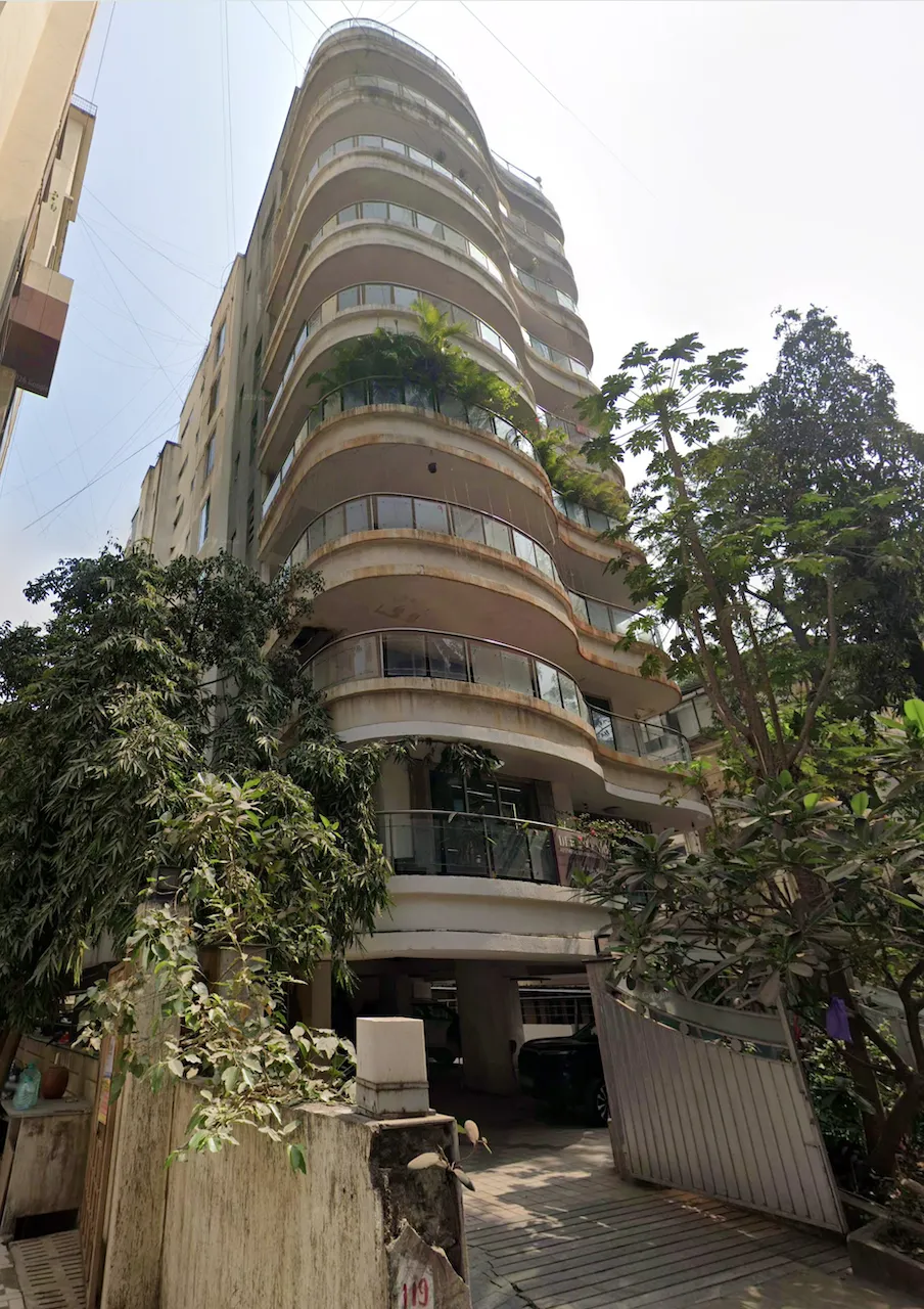 4 BHK Semi-Furnished in Bhagwanti Heights, Khar West