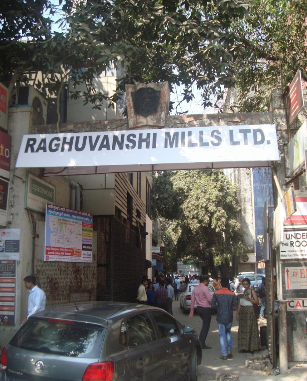 Office Well Furnished in Raghuvanshi Mills, Lower Parel - Photo 3