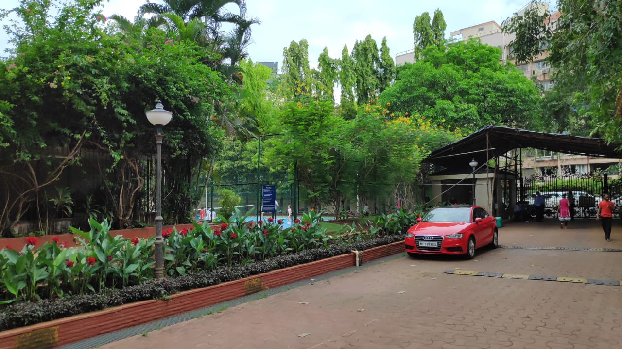 3 BHK Semi-Furnished in Green Acres, Andheri West - Photo 2