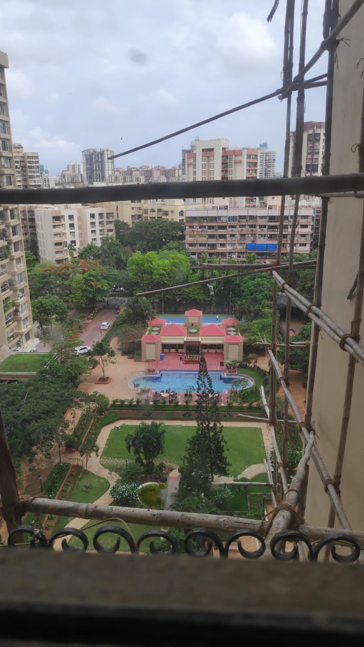 3 BHK Semi-Furnished in Green Acres, Andheri West - Photo 4