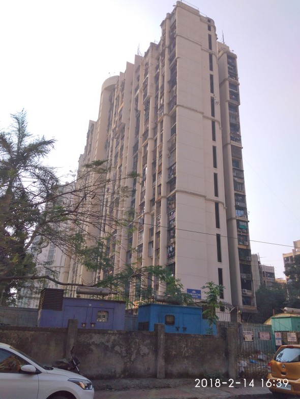 2 BHK Semi-Furnished in Blue Mountains , Andheri West
