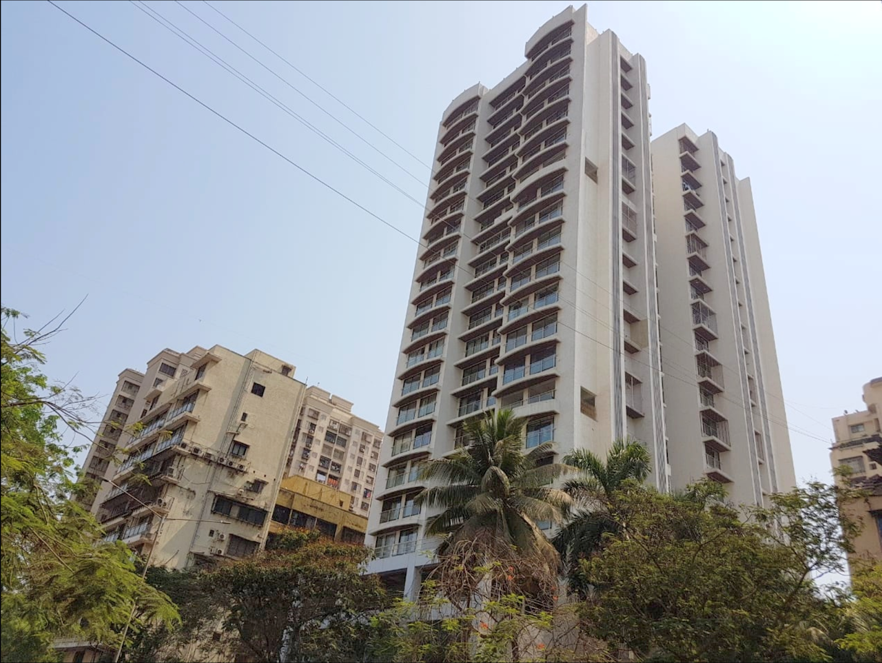 1 BHK Fully Furnished in DLH Sorrento, Andheri West - Photo 2
