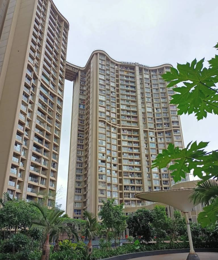 2.5 BHK in Runwal Elegante, Andheri West - Photo 2