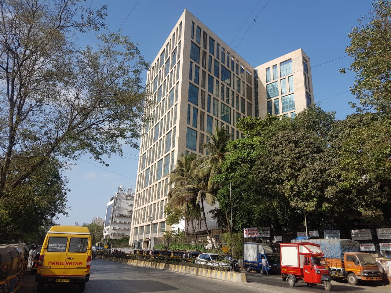 Office Semi-Furnished in Lodha Supremus , Powai
