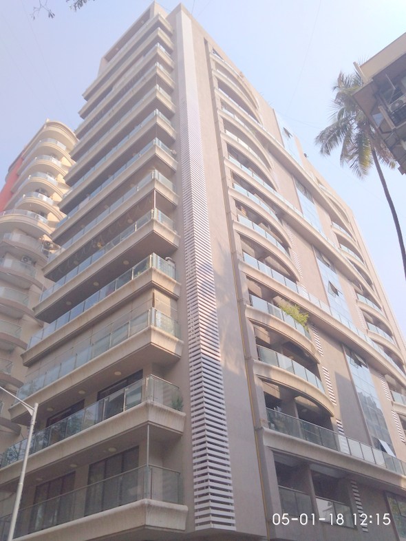 2 BHK Semi-Furnished in Park Vista , Khar West