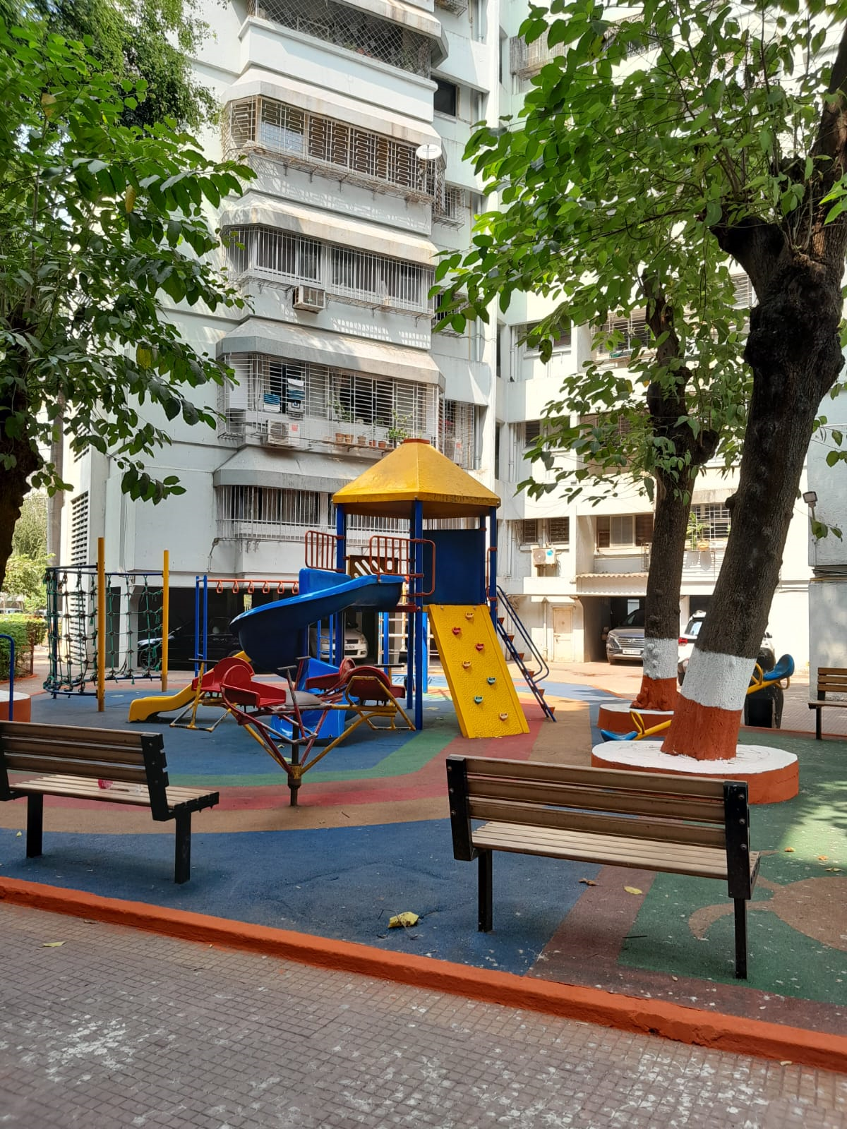 2 BHK Fully Furnished in Tarapore Garden, Andheri West - Photo 2
