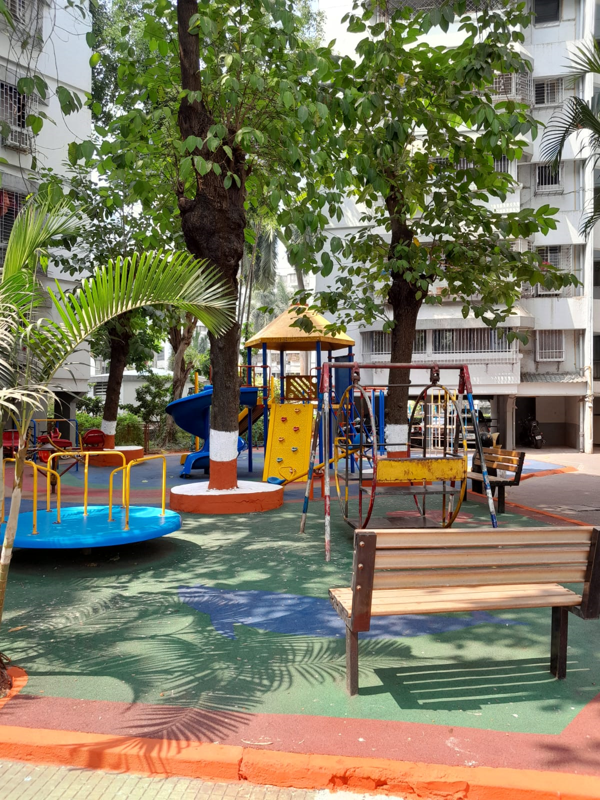 2 BHK Fully Furnished in Tarapore Garden, Andheri West - Photo 3