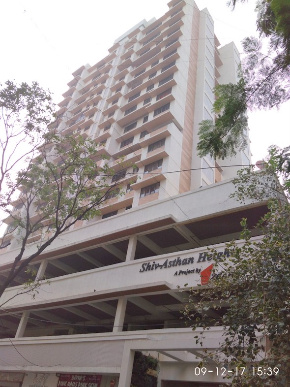 Shop Semi-Furnished in Shivasthan apartment , Bandra West