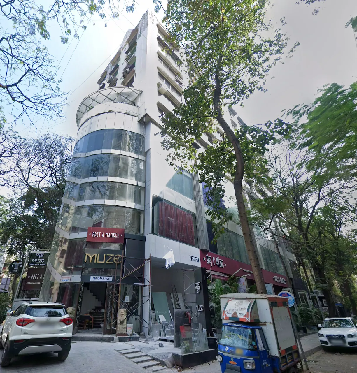4 BHK Semi-Furnished in Gabbana House Apartment , Khar West