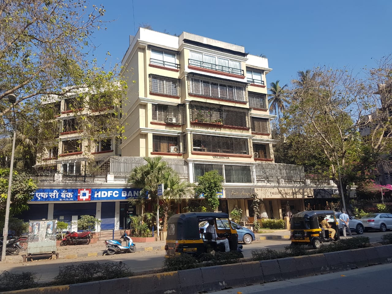 4 BHK Semi-Furnished in Valencia, Juhu