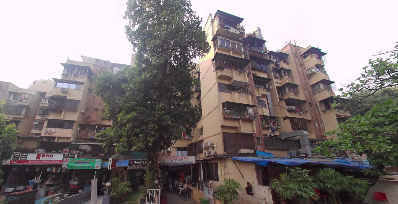Shop Semi-Furnished in Mangal Orchid , Yari Road, Andheri West